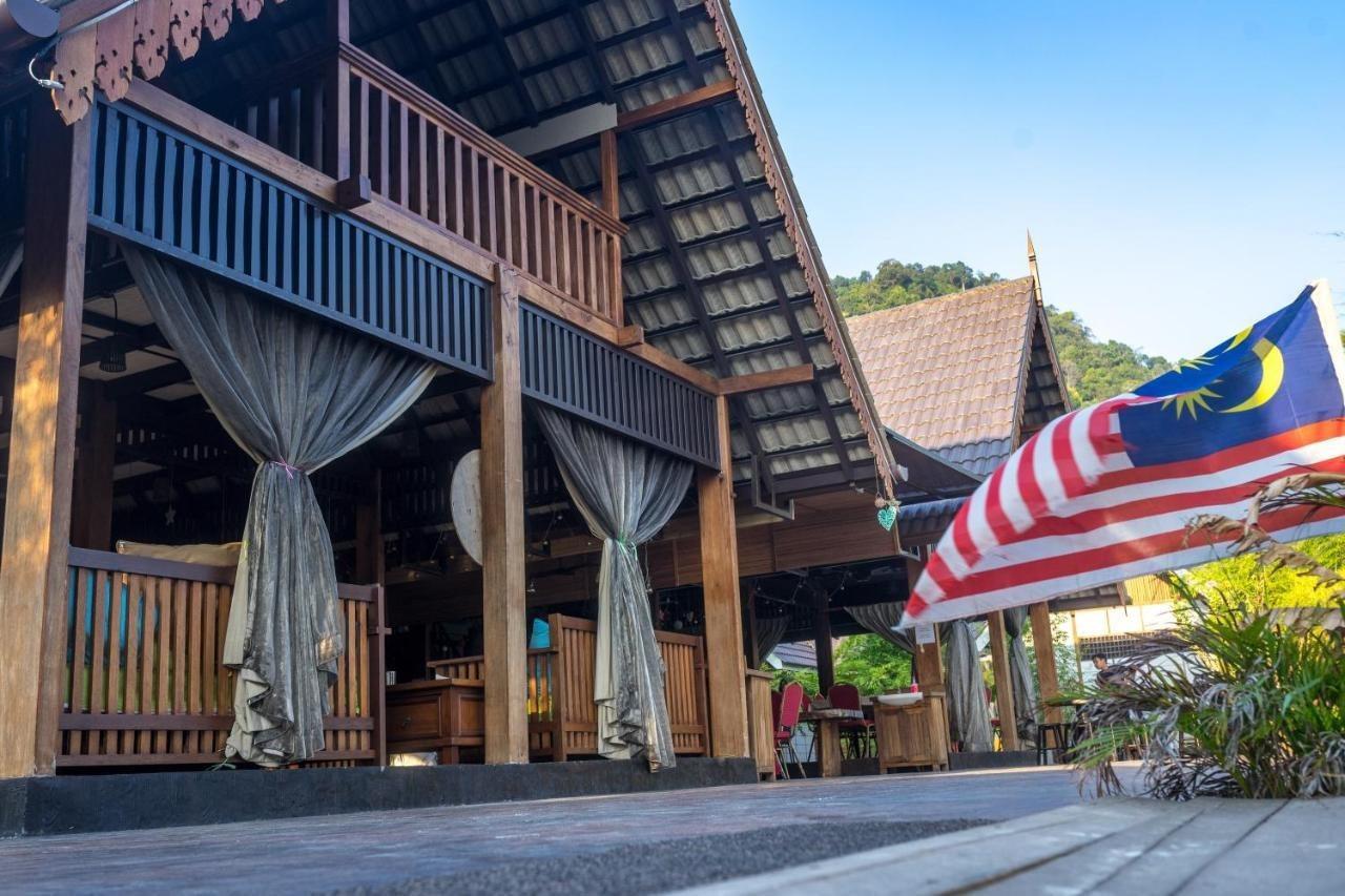 Bayu Lestari Island Resort Mersing Exterior foto