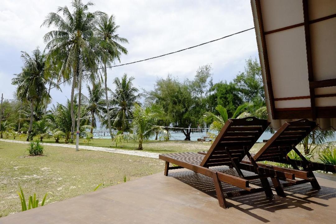 Bayu Lestari Island Resort Mersing Exterior foto