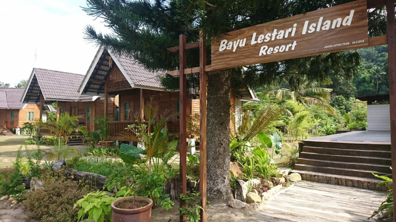 Bayu Lestari Island Resort Mersing Exterior foto