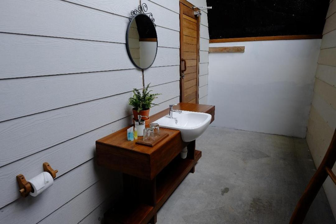 Bayu Lestari Island Resort Mersing Exterior foto