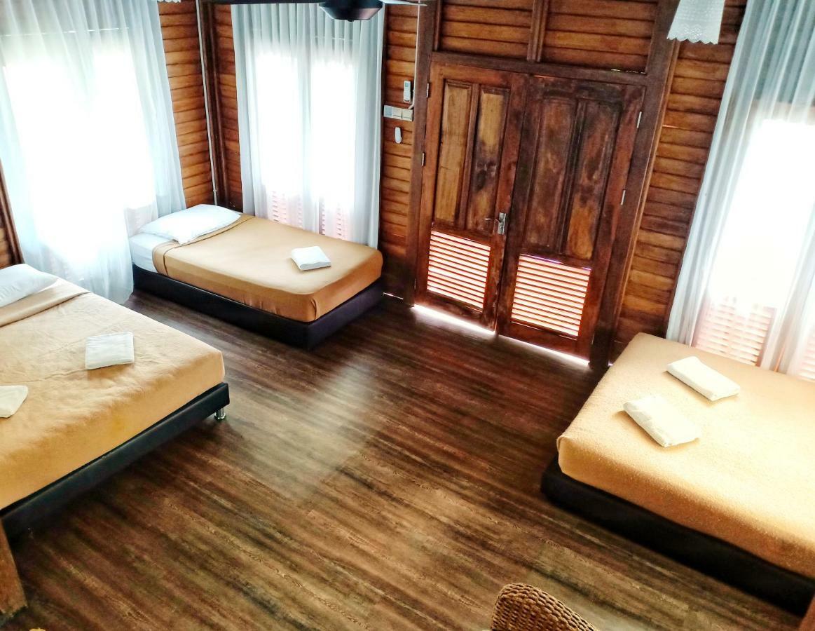 Bayu Lestari Island Resort Mersing Exterior foto