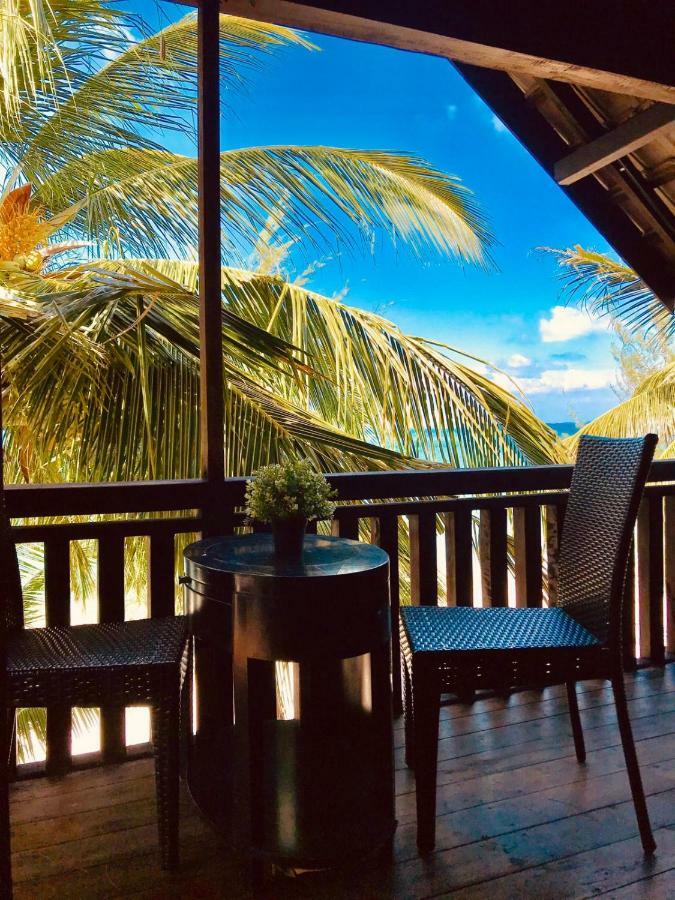 Bayu Lestari Island Resort Mersing Exterior foto