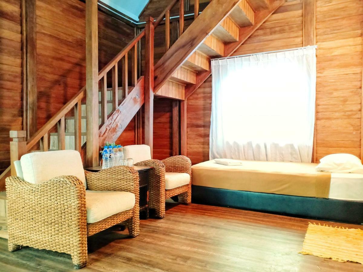 Bayu Lestari Island Resort Mersing Exterior foto